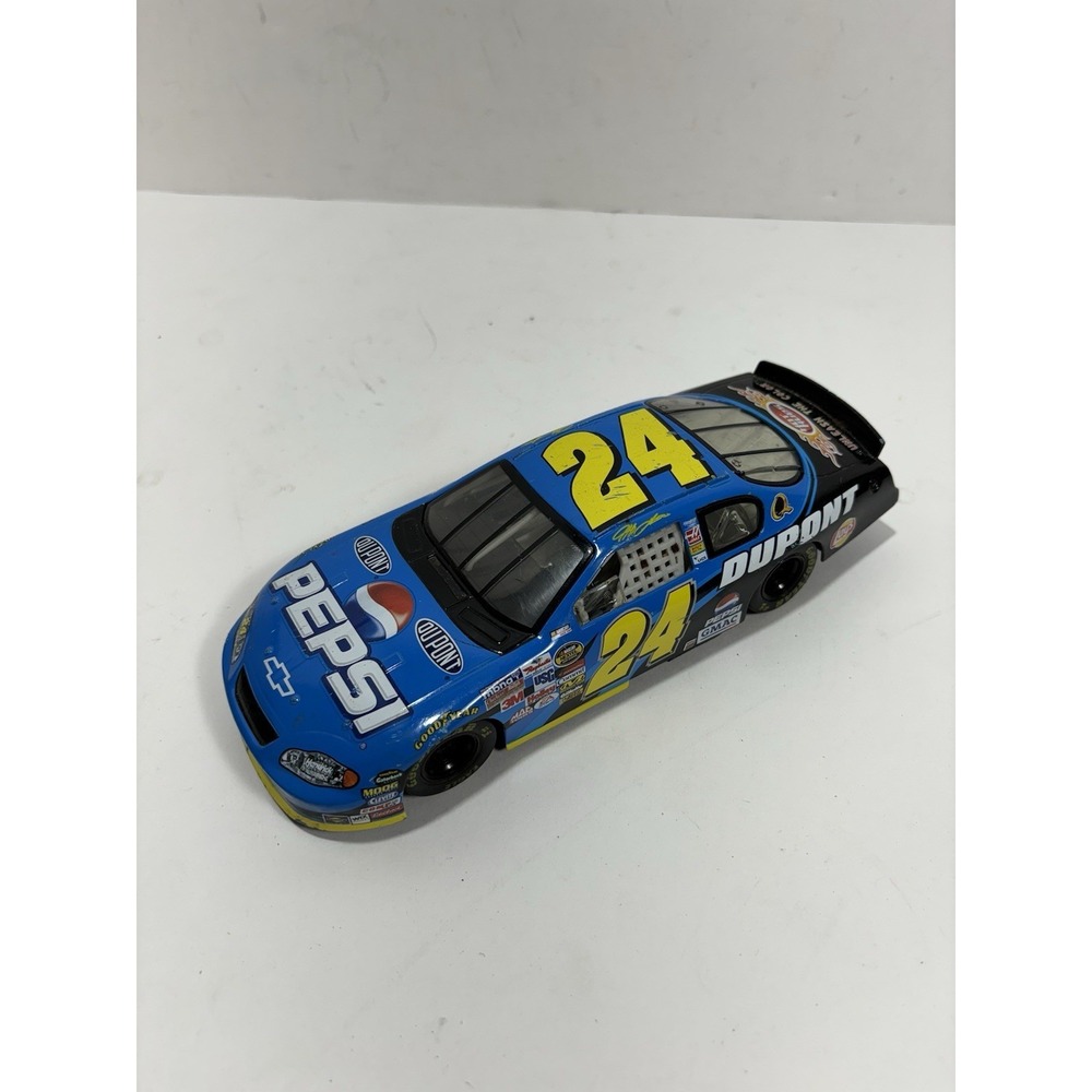 JEFF GORDON #24 DUPONT / PEPSI COR CHROME 2005 ACTION 1:24 SCALE NASCAR DIE-CAST